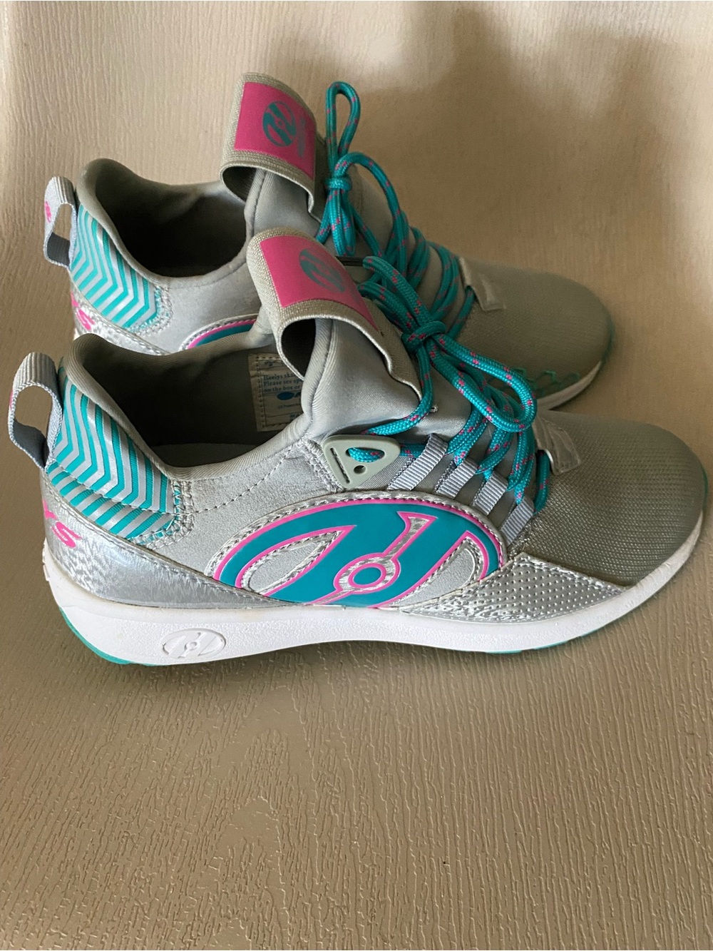 Heelys Bandit Wheeled Shoes Womens Sz 9 girl sz 8 HE100688 Silver Blue Pink